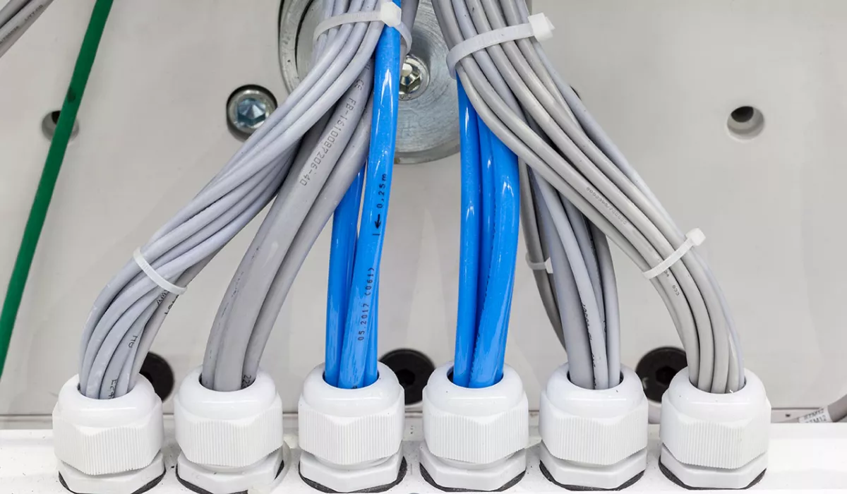 Maßgeschneiderte Schalt- und Verteilerlösungen